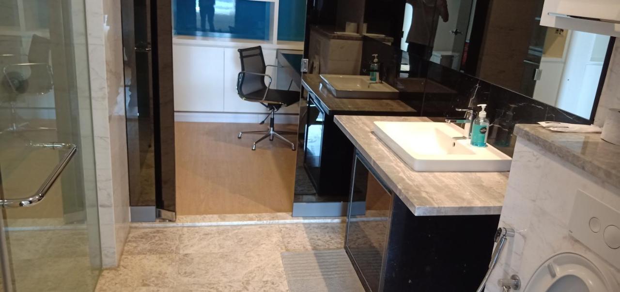 The Platinum Klcc Suites By Whitfield Kuala Lumpur Exterior foto